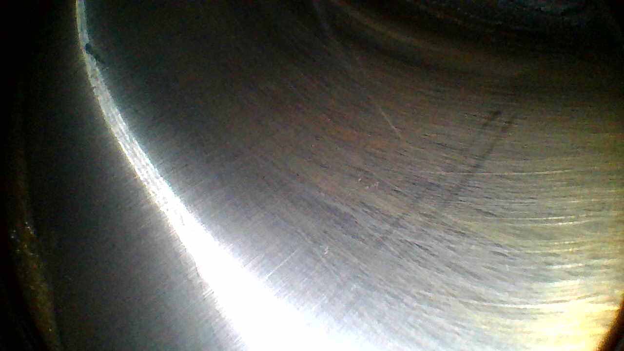 Borescope reference image: cylinder wall at 3 o'clock position