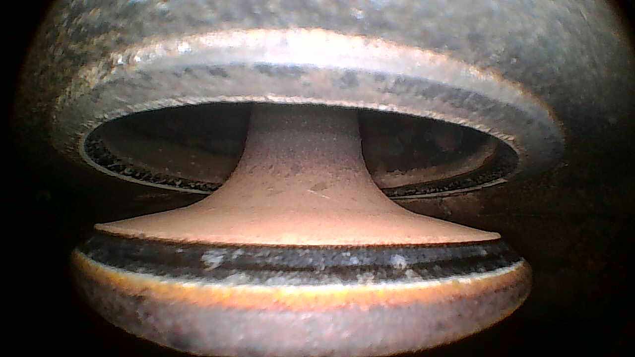 Borescope reference image: exhaust valve seat with valve open